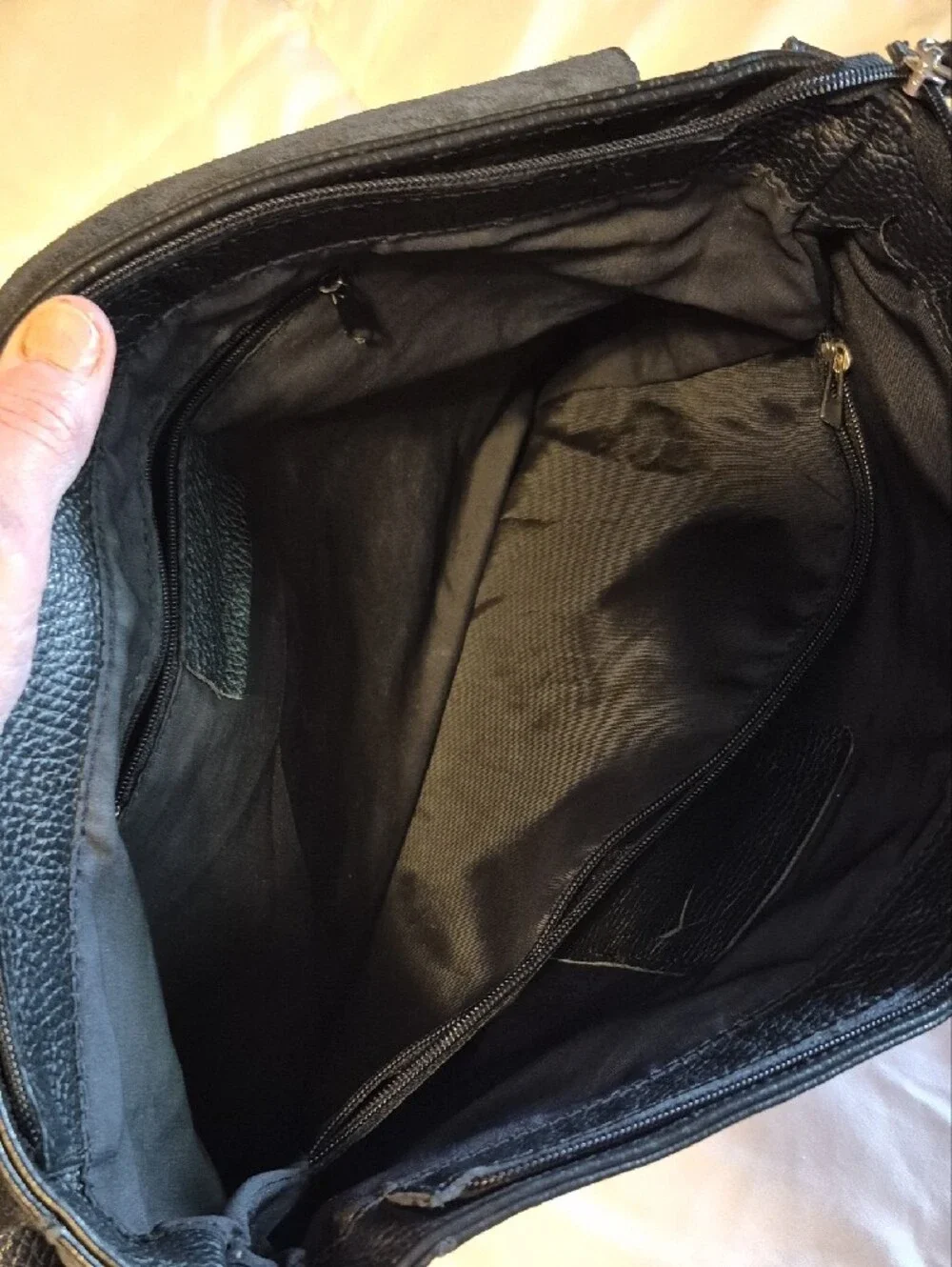 Men's Black Leather Messenger Bag with Adjustable Strap